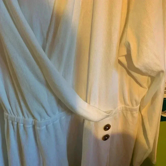 Lane Bryant Womens Top Size 26/28 Shade White with Long Sleeves - Picture 3 of 9